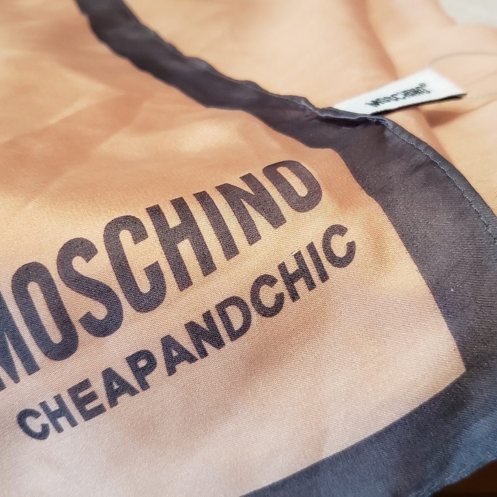 Moschino scarf